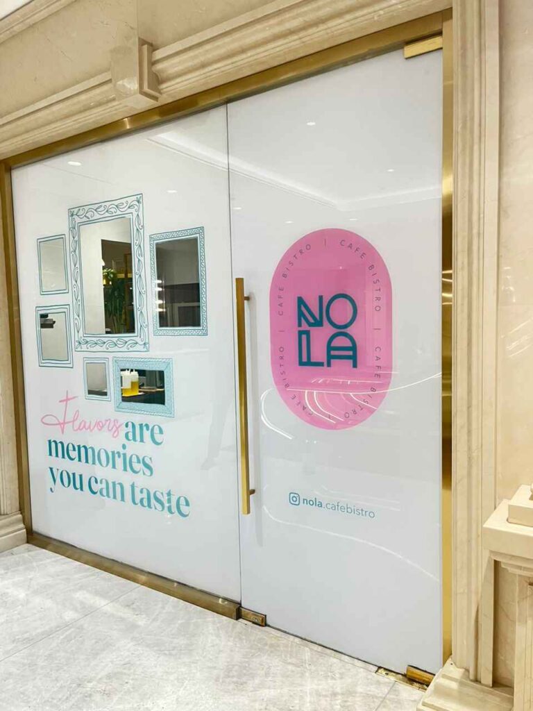 کاربرد وینیل سفید در کفپوش تبلیغاتی مراکز خرید