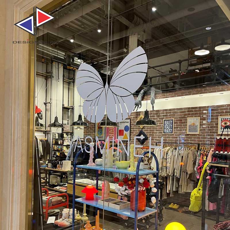 چاپ استیکر تبلیغاتی روی شیشه مغازه